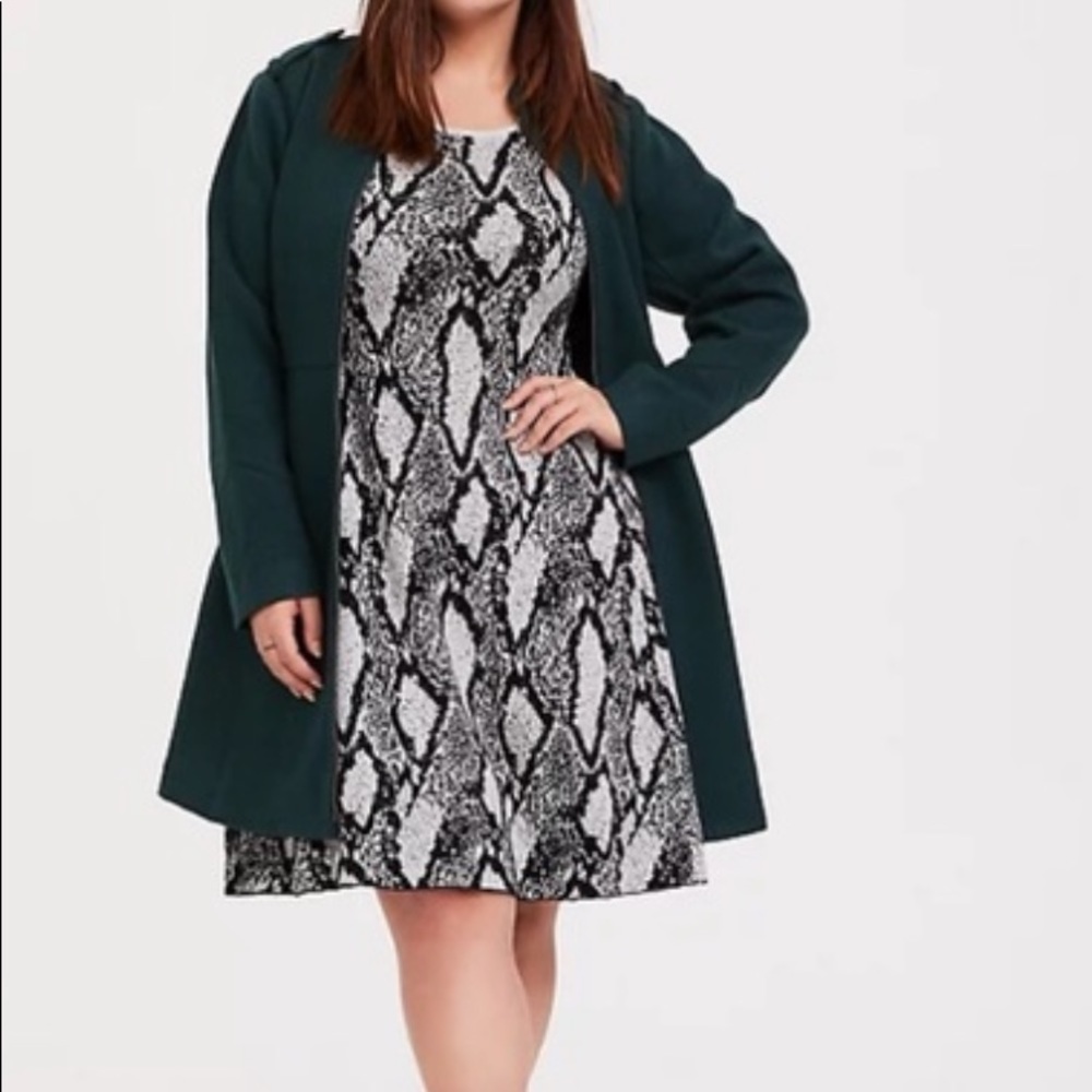 Torrid sweater dress snake prints dress size 2 plus size - Picture 2 of 13
